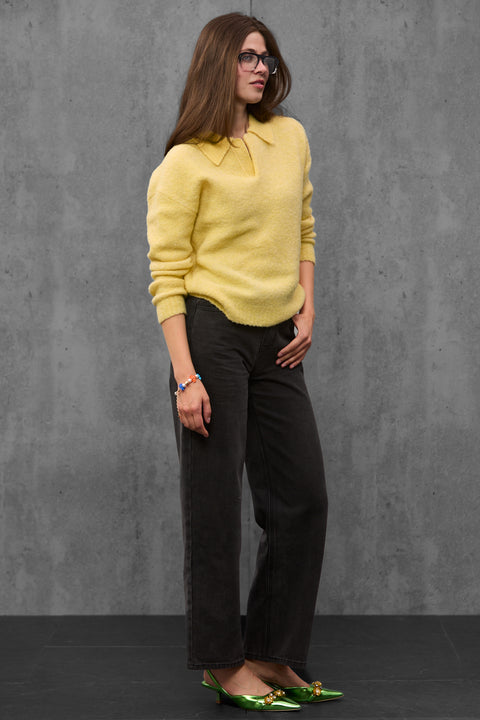 Woman wearing ENEX Teddy yellow boucle polo sweater (2 of 6)