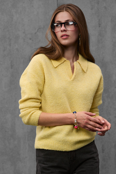 Woman wearing ENEX Teddy yellow boucle polo sweater (4 of 6)